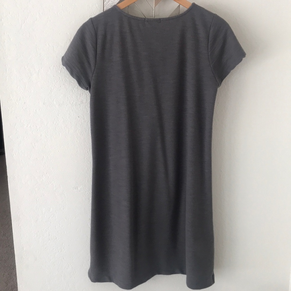 Gap t-shirt dress with faux leather pocket - Picture 5 of 5